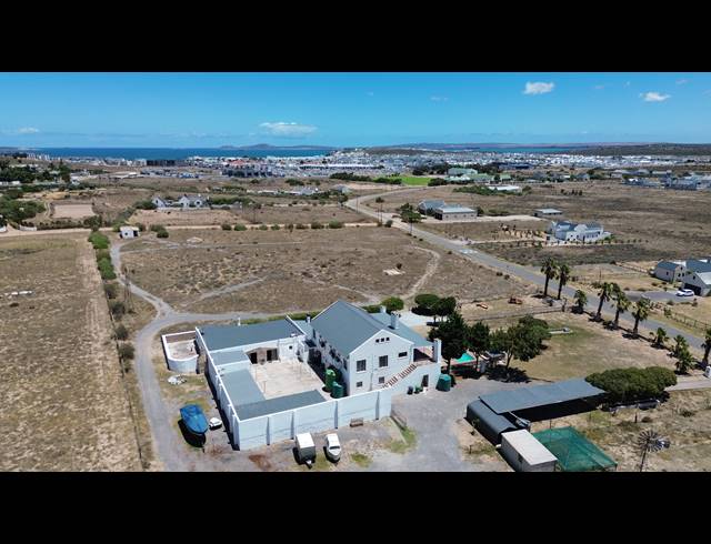 14 BEDROOM HOUSE FOR SALE IN LONG ACRES COUNTRY ESTATE
